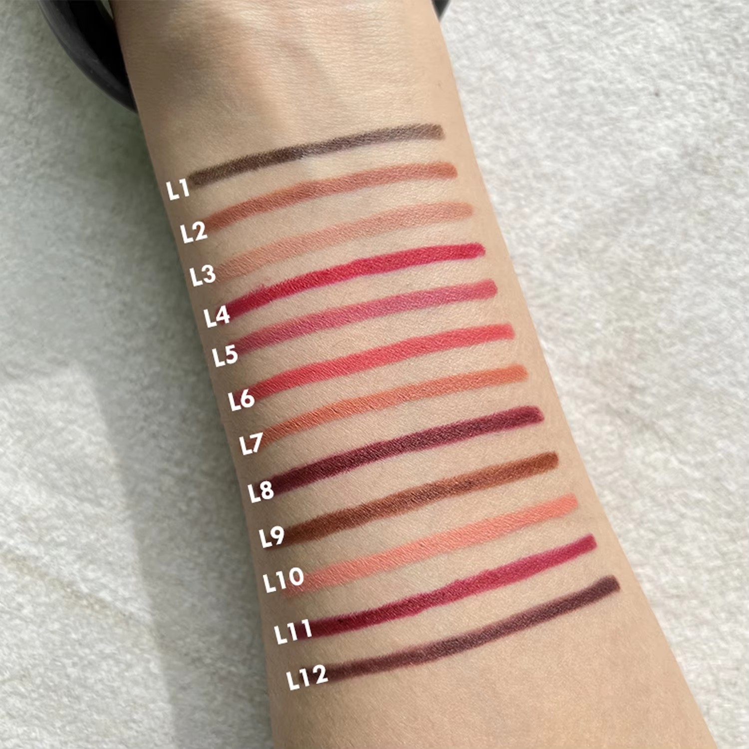 图片[7]-Smooth Lip Contour 12 Colors Matte Waterproof Lip Pencil Customized Logo Factory Low MOQ
